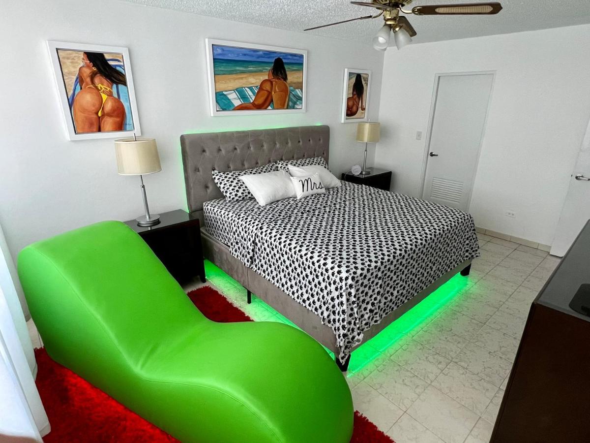 Beachfront Tropical Tantra Apartment ซานฮวน ภายนอก รูปภาพ