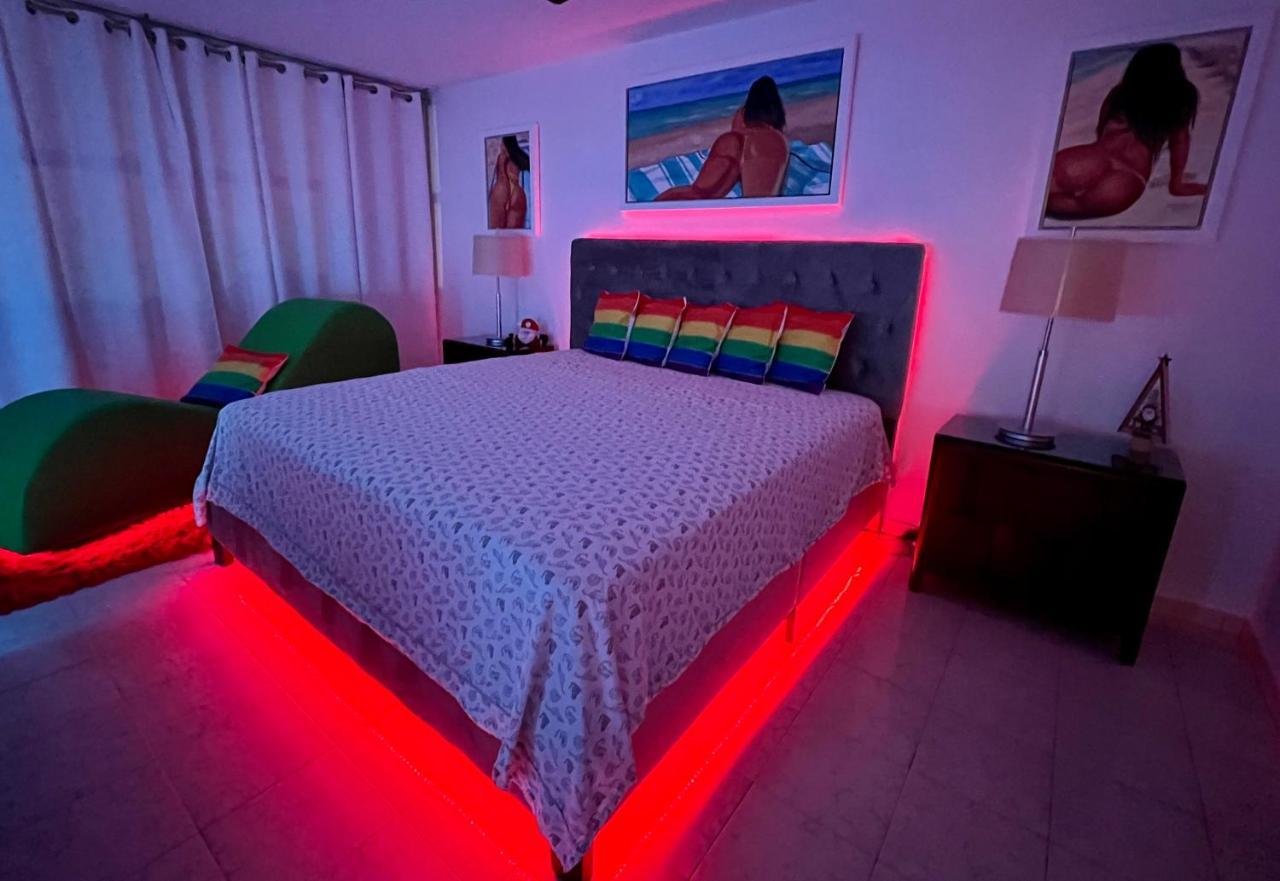 Beachfront Tropical Tantra Apartment ซานฮวน ภายนอก รูปภาพ